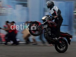Honda CB150R StreetFire Hanya Butuh 10,3 Detik Libas 201 Meter