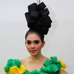 Rambut Kotak-kotak Syahrini