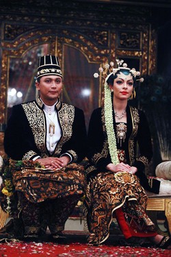 10 Pernikahan Paling Hot 2012