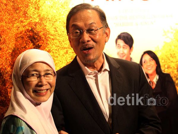 Anwar Ibrahim Nonton Habibie & Ainun