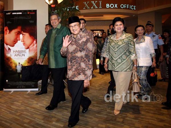 SBY Nonton Film Habibie & Ainun