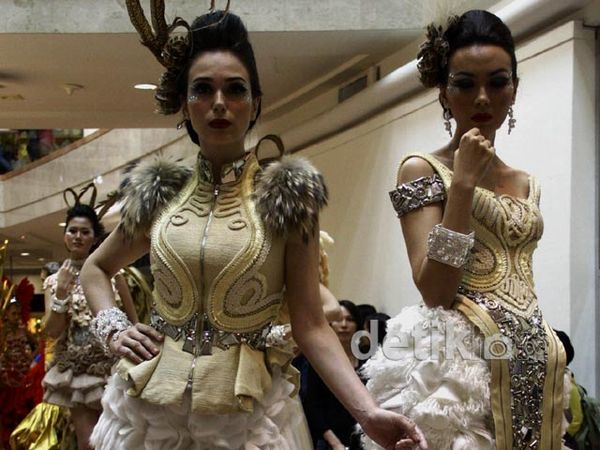 Fashion Show Sambut Natal dan Tahun Baru