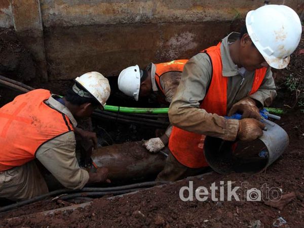 Perbaikan Jalur Pipa Air Bersih