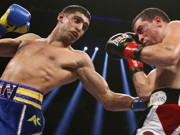 Amir Khan Menang TKO dari Molina