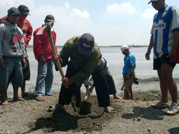 Warga Jebol Tanggul Lapindo