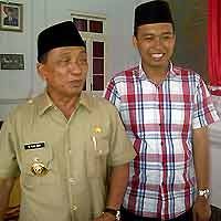 Ra Momon akan Gantikan Jabatan Bapaknya Per 3 Maret 2013