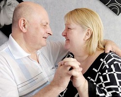  Dipersatukan Anak, Pasangan Ini Nikah Lagi Setelah 30 Tahun Cerai 