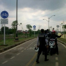 Ini Rupa-rupa Alasan Pemotor Nekat Terobos Jalur Sepeda di BKT