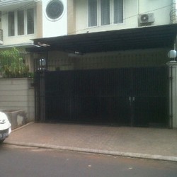 Tipu Pembantu, Maling Bobol Rumah Mewah di Pondok Indah