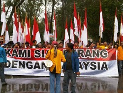 Siap Menyeberang untuk Protes Malaysia, Mahasiswa Geruduk Pelabuhan Batam