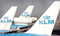 Mabuk di Pesawat, Segerombolan Pria Raba & Ancam Pramugari