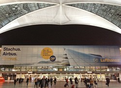 Keren! Kota Munich Gelar Pasar Natal di Bandara