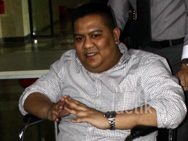 Berkursi Roda, Dendy Kembali Diperiksa KPK