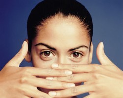 Dua Area Kulit yang Juga Bisa Dioleskan Krim Mata