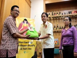 Sambut Hari Ibu ABC Dapur Peduli Akan Bagikan 1.100 Bingkisan