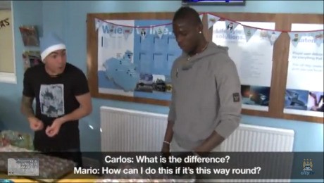 Tevez Ajari Balotelli Bungkus Kado Natal