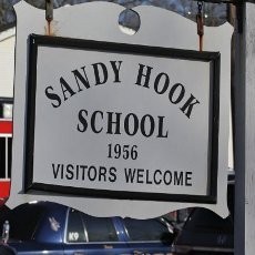 6 Korban Penembakan Brutal di Connecticut Dimakamkan