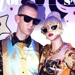 CL 2NE1 dan Jeremy Scott Eksis di Majalah Jepang
