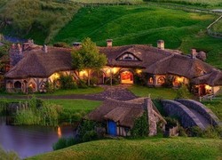 Unik! Selandia Baru Punya Bar untuk Hobbit