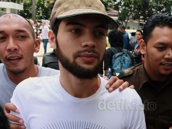 Diego Michiels Diserahkan ke Kejari Jakpus Diego Michiels Diserahkan ke Kejari Jakpus
