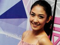 Senyuman Manis Icha Anisa