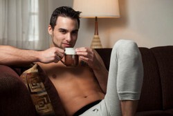 Hmm! Pria Beraroma Kopi Membuat Wanita Jadi Bergairah