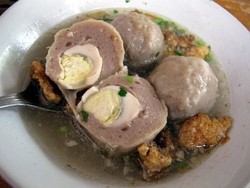 Masyarakat Dibuat Bingung Soal Bakso Babi, Ini Tanggapan MUI