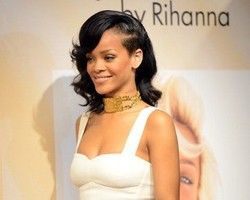 Natal, Rihanna Dapat Hadiah Mobil Porsche dari Jay-Z