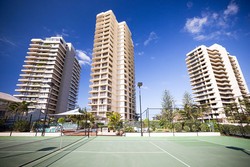 Jatuh dari Lantai 21, Pembersih Jendela Diselamatkan Turis