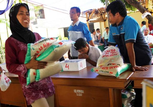 Jelang Natal & Tahun Baru, PLN Gelar Pasar Murah