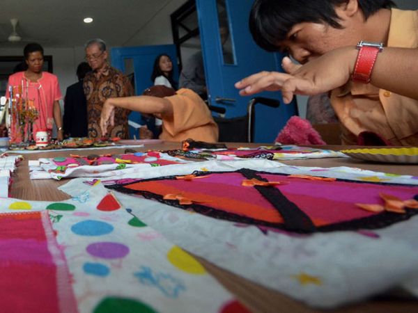 Yuk! Bantu Anak-anak Berkebutuhan Khusus