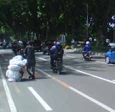 Roda Dua Wajib Lewat Jalur Kiri Hingga 3 Bulan Mendatang