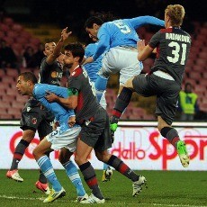 Napoli Disingkirkan Bologna