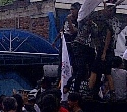 Anak Punk Dangdutan Desak Aceng Fikri Mundur