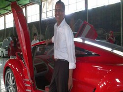 Dahlan Iskan Jajal Mobil Sport Tenaga Listrik