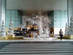 Dingin dan Serba Putih Saat Libur Natal di Grand Indonesia