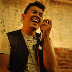 Penyanyi Tulus Meriahkan Charity untuk Penderita Kanker