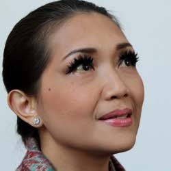 Suami Chyntia Maramis Akui Pernah Tak Mampu Bayar Sekolah Anak