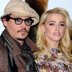 Amber Heard Lebih Suka Kencan dengan Perempuan Ketimbang Johnny Depp