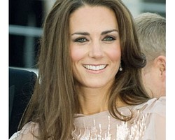 Tren Kecantikan Paling Hits 2012: Lipstik Vampir Hingga Rambut Uban