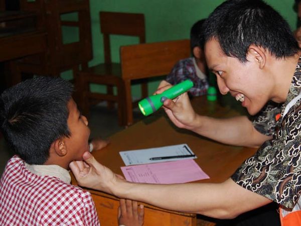 Siswa SD Terima Pelayanan Kesehatan Gratis