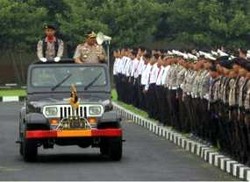 32 Ribu Polisi Amankan Natal & Tahun Baru 2013