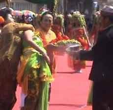 Aroma Magis Tarian Seblang Buka Festival Kuwung Banyuwangi