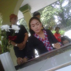 Peringati Hari Ibu, Rieke Ziarah ke Makam Dewi Sartika