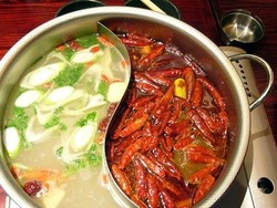 Lambung Bolong Usai Makan Kuah Super Pedas