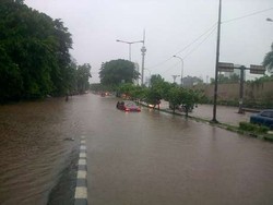 Banjir Kiriman dari Bogor Genangi Rumah Warga di Pesanggrahan