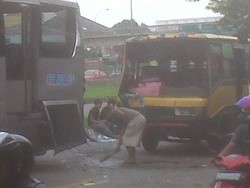 Rem Mendadak, Bus Koantas Tabrak TransJakarta di Pasar Rebo