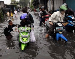 Banjir Kiriman, 315 Warga Kampung Pulo Jatinegara Mengungsi
