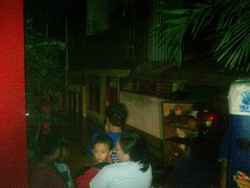 Meski Banjir Surut, Aliran Listrik di Kp Melayu Masih Padam