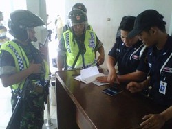 Pasukan Bermotor Berpatroli Amankan Perayaan Natal di Semarang